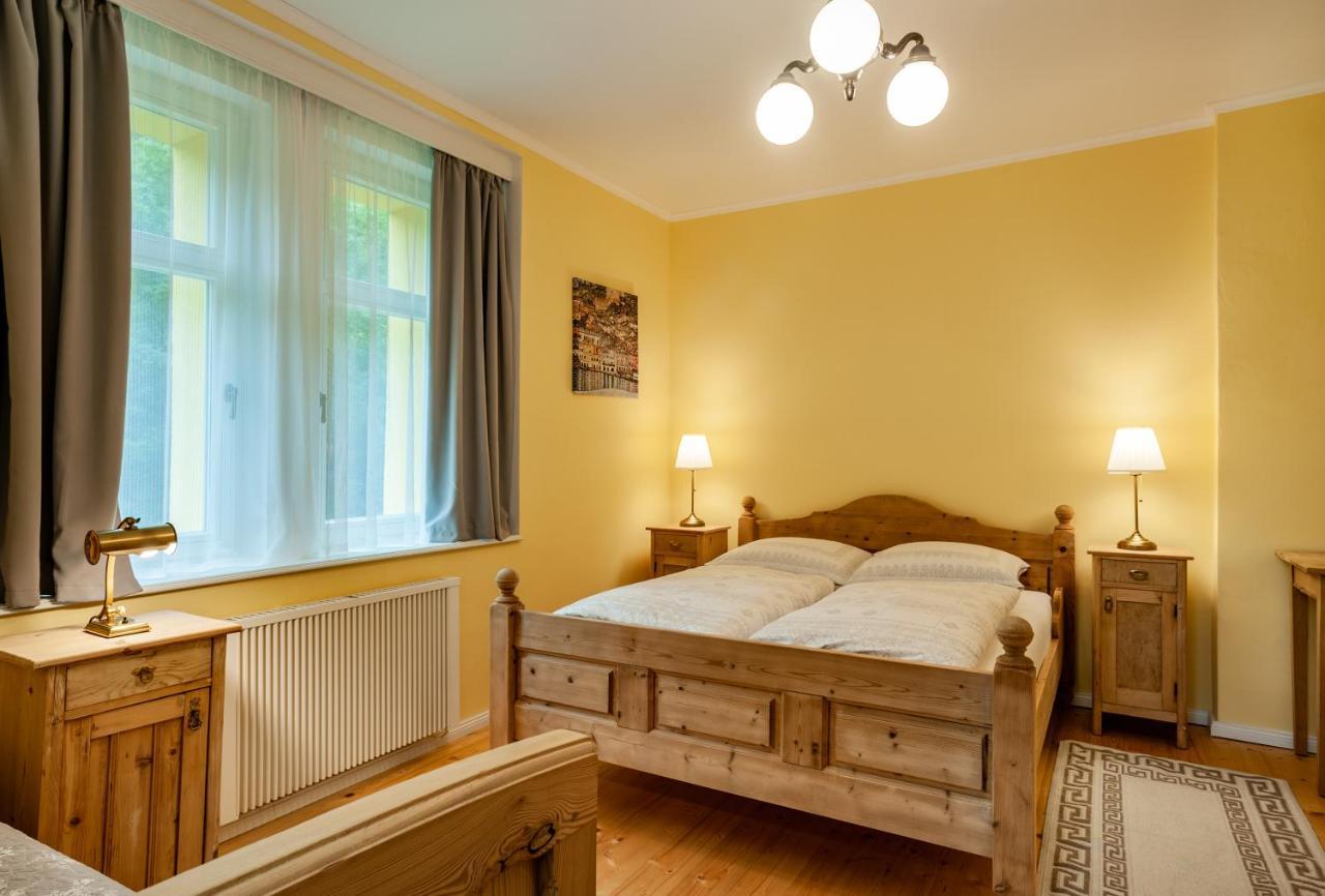 Vila Weigend Libouchec Luaran gambar
